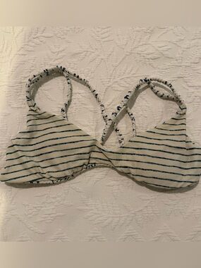 Frankie’s Bikinis Top